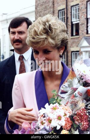 Diana Princess of Wales visits HULL Relate June 1992 Stock Photo