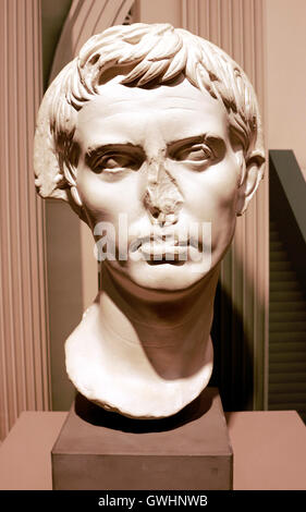 Skulptur: Augustus, Humboldt Universitaet, Berlin. Stock Photo