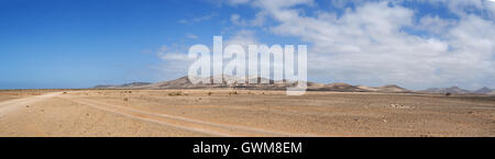 Fuerteventura: the Canary landscape seen from the dirt road to the beaches of the northwestern coast Stock Photo