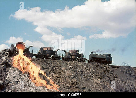 Slag Tipping at Turkey's Karabuk Steel Works with a Hawthorn Leslie 0-6-0ST. August 1976. Stock Photo