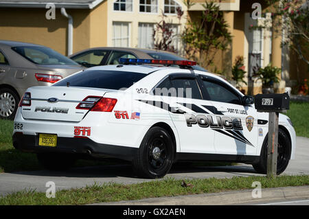 PORT ST LUCIE, FL: Federal and local law enforcement remove evidence  from two Treasure Coast homes that are linked to the suspected Orlando nightclub shooter,  29-year-old Omar Mateen. The FBI, the Florida Division of Law Enforcement, St. Lucie County Sh Stock Photo