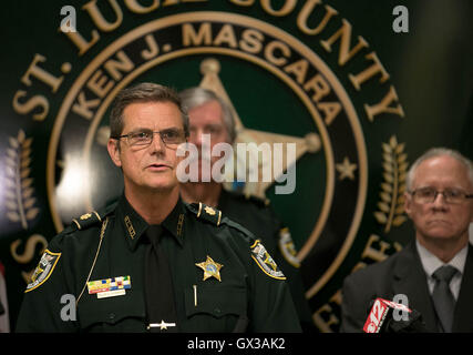 Fort Pierce, Florida, USA. 14th Sep, 2016. Major David Thompson speaks at a press conference about the arrest of a suspect in the arson at a mosque in Fort Pierce. Press conference was held at the St. Lucie County Sheriff's Office in Fort Pierce, Florida on September 14, 2016. © Allen Eyestone/The Palm Beach Post/ZUMA Wire/Alamy Live News Stock Photo