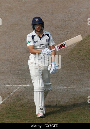 Old Trafford, Manchester, UK. 15th Sep, 2016. Specsavers County Championship Division One Cricket. Lancashire versus Middlesex. Middlesex batsman Dawid Malan. Credit:  Action Plus Sports/Alamy Live News Stock Photo