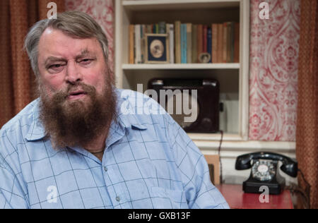 Brian Blessed makes his stage directorial debut with a production of Agatha Christie's 'The Hollow' at The Mill at Sonning. The play also features both his wife, Hildegard Neil, and his daughter Rosalind Blessed.  Featuring: Brian Blessed Where: Sonning, Stock Photo