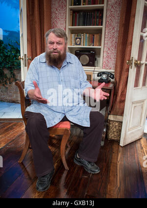 Brian Blessed makes his stage directorial debut with a production of Agatha Christie's 'The Hollow' at The Mill at Sonning. The play also features both his wife, Hildegard Neil, and his daughter Rosalind Blessed.  Featuring: Brian Blessed Where: Sonning, Stock Photo