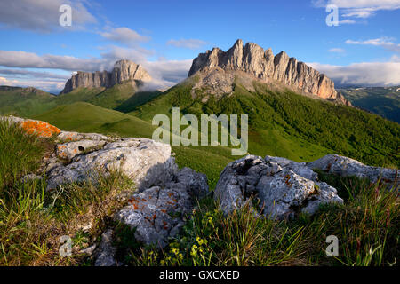 Rocks and Acheshboki (Devil's Gates) mountains,  Bolshoy Thach Nature Park, Caucasian Mountains, Republic of Adygea, Russia Stock Photo