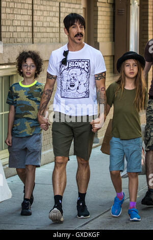 Anthony Kiedis goes apartment shopping with his son Everly Bear Kiedis in SoHo  Featuring: Anthony Kiedis, Everly Bear Kiedis Where: New York City, New York, United States When: 12 Jul 2016 Stock Photo