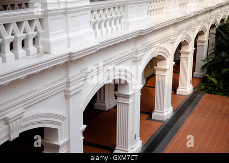 Colonial style terrace, Raffles Hotel, Singapore Stock Photo