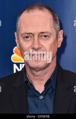 Steve buscemi tony bennett celebrates 90 hi res stock photography