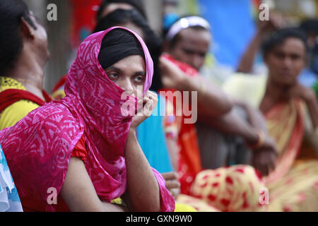 Dhaka, Bangladesh. 17th Sep, 2016. Bangladeshi transgender people gathered in a protest against the recent killing of their leader Haider Ali Koli, Dhaka, Bangladesh, and September 17, 2016. Haider Ali Koli, 40, was stabbed to death in an attack by some miscreants at Batchar village in Islampur upazila of Jamalpur early Thursday. Credit:  Suvra Kanti Das/ZUMA Wire/Alamy Live News Stock Photo