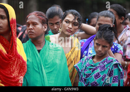 Dhaka, Bangladesh. 17th Sep, 2016. Bangladeshi transgender people gathered in a protest against the recent killing of their leader Haider Ali Koli, Dhaka, Bangladesh, and September 17, 2016. Haider Ali Koli, 40, was stabbed to death in an attack by some miscreants at Batchar village in Islampur upazila of Jamalpur early Thursday. Credit:  Suvra Kanti Das/ZUMA Wire/Alamy Live News Stock Photo