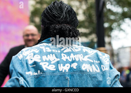 London, UK - 17th September 2016. Second day of London Fashion Week SS17. Street fashion photography at Brewer Street, venue of several fashion shows and street modeling with original accessories, shoes and different outfits. Credit: Alberto Pezzali/Alamy Live News Stock Photo