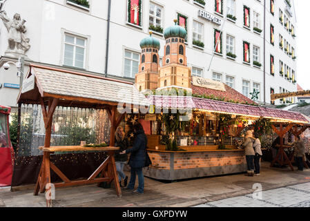 The main city market overflows from Marienplatz in Munich, Germany, up ...