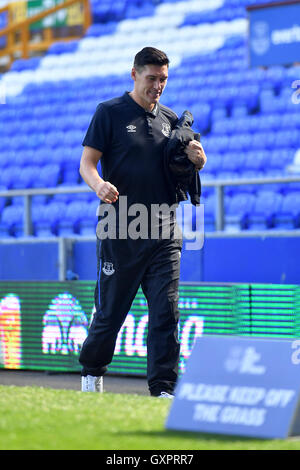 Everton's Gareth Barry arrives at Goodison park prior to making his 600th Premier League appearance during the Premier League match at Goodison Park, Liverpool. Stock Photo