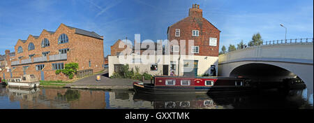 Thorn Marine Panorama,London Bridge,Stockton Heath,Warrington - Bridgewater Canal, Cheshire, England, UK Stock Photo