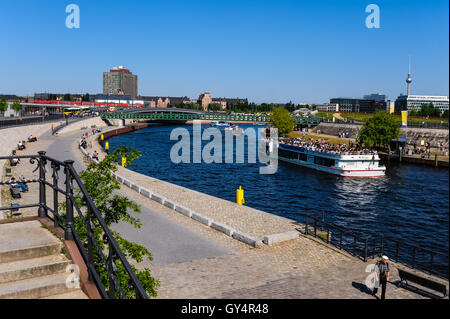 Berlin, Germany. The River Spree. Berlin Central Station, Hauptbahnhof, in the background. Stock Photo