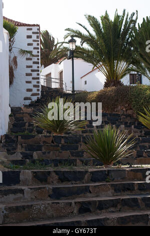 Fuerteventura: an alley with stairs in Betancuria, the first town founded by Spanish colonizers in 1405 Stock Photo