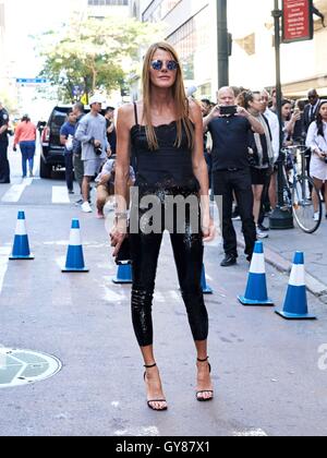 New York, USA. 15th Sep, 2016. Marc Jacobs Show outside in New York, USA on 15th September, 2016. © TopPhoto/Alamy Live News Stock Photo