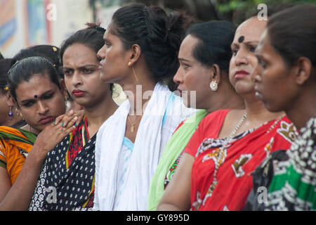 Dhaka, Bangladesh. 17th Sep, 2016. Bangladeshi transgenders gathered and made protest against the recent killing of their leader Haider Ali Koli in front of Press Club in Dhaka, Bangladesh on September 17, 2016. Haider Ali Koli, 40, was stabbed to death in an attack by some miscreants at Batchar village in Islampur upazila of Jamalpur early Thursday. © zakir hossain chowdhury zakir/Alamy Live News Credit:  zakir hossain chowdhury zakir/Alamy Live News Stock Photo