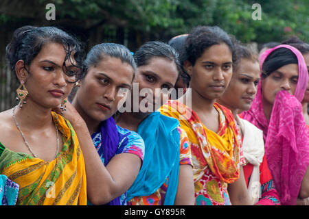 Dhaka, Bangladesh. 17th Sep, 2016. Bangladeshi transgenders gathered and made protest against the recent killing of their leader Haider Ali Koli in front of Press Club in Dhaka, Bangladesh on September 17, 2016. Haider Ali Koli, 40, was stabbed to death in an attack by some miscreants at Batchar village in Islampur upazila of Jamalpur early Thursday. © zakir hossain chowdhury zakir/Alamy Live News Credit:  zakir hossain chowdhury zakir/Alamy Live News Stock Photo