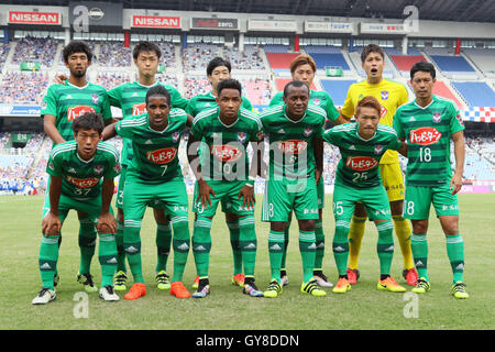 Kanagawa, Japan. 17th Sep, 2016. Albirex Niigata team group line-up (Albirex) Football /Soccer : 2016 J1 League match between Yokohama F Marinos 3-1 Albirex Niigata at Nissan Stadium in Kanagawa, Japan . Credit:  Yohei Osada/AFLO SPORT/Alamy Live News Stock Photo