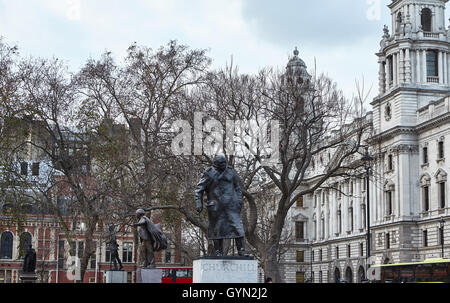 Statue of Sir Winston Churchill, looking towards Westminster Palace, Houses of Parliament, Elizabeth Tower, Big Ben, at Sunrise. Stock Photo