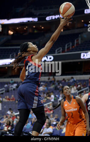 Washington, DC, USA. 18th Sep, 2016. 20160918 - Washington Mystics guard TAYLER HILL (4) lays up a score against the Connecticut Sun in the second half at the Verizon Center in Washington. © Chuck Myers/ZUMA Wire/Alamy Live News Stock Photo