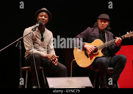 Los Angeles, CA, USA. 15th Sep, 2016. Singer and Composer Aloe Blacc performs at the 2016 Ted-X Hollywood on Thursday, September 15, 2016 at UCLA in Los Angeles, CA. © Sandy Huffaker/ZUMA Wire/Alamy Live News Stock Photo