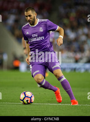 Barcelona. Spain. 18th Sep, 2016. Real Madrid's Karim Benzema competes during the Spanish league football match, between RCD Espanyol and Real Madrid C.F. at the RCDE stadium of Cornella el Prat, Barcelona. Spain, Sept. 18, 2016. Real Madrid won 2-0. Credit:  Lino De Vallier/Xinhua/Alamy Live News Stock Photo
