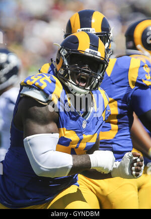 Los Angeles, California, USA. 18th Sep, 2016. Los Angeles Rams defensive end William Hayes (98) celebrates during a NFL football game against Seattle Seahawks, Sunday, Sept. 18, 2016, in Los Angeles. The Rams won 9-3. Credit:  Ringo Chiu/ZUMA Wire/Alamy Live News Stock Photo