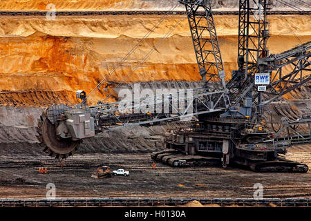 bucket wheel excavator of Inden brown coal surface mining, Germany, North Rhine-Westphalia, Inden Stock Photo