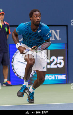 Gael Monfils (FRA) competing in the 2016 US Open Men's Semi-Final Stock Photo