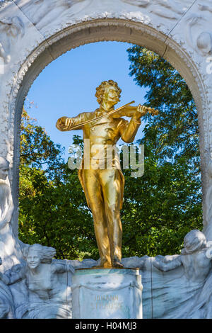 Statue of Johann Strauss II in the Stadpark, Vienna, Austria Stock Photo