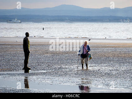 Crosby, UK. 20th Sep, 2016. UK Weather. Bright and sunny afternoon at Crosby Beach Merseyside. UK 20th September 2016. Credit:  ALAN EDWARDS/Alamy Live News Stock Photo