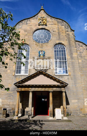Canongate Kirk at the bottom of the Royal Mile in Edinburgh, Scotland Stock Photo