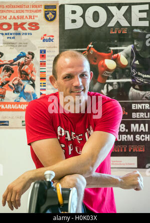 Schwerin, Germany. 21st Sep, 2016. Professional boxer Jurgen Brahmer stands at a press conference and practice on his next fight for the world champion title against Nathan Cleverly in Schwerin, Germany, 21 September 2016. The fight for the title is planned to be on 1 Octobre 2016 at the Neubrandenburgian Jahnsportform. Brahmer has won 48 out of 50 professional fights. PHOTO: JENS BÜTTNER/dpa/Alamy Live News Stock Photo