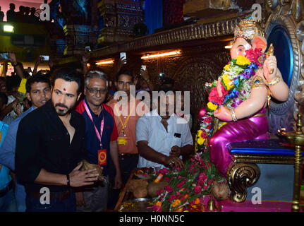 Bollywood actor Emraan Hashmi Parveen Shahani visit Ganesh Galli Ka Raja to offer prayer occasion of Ganesh festival Mumbai Stock Photo