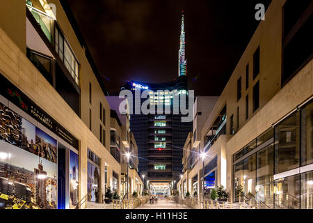 Milan, new district Porta Nuova with Unicredit Tower and Gae Aulenti square Stock Photo