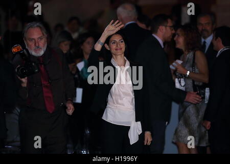 Roma, Italy. 22nd Sep, 2016. Mayor of Rome Virginia Raggi during reopening Spanish Steps after restoration work © Matteo Nardone/Pacific Press/Alamy Live News Stock Photo