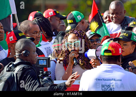 London, UK. 23rd September 2016. Nigerian singer Simi (Simisola Bolatito Ogunleye) speaks in Parliament Square in protest against the continued detention of IPOB's (Indiginous People Of Biafra's) leader Nnamdi Kanu by the Nigerian federal government. Credit:  PjrNews/Alamy Live News Stock Photo