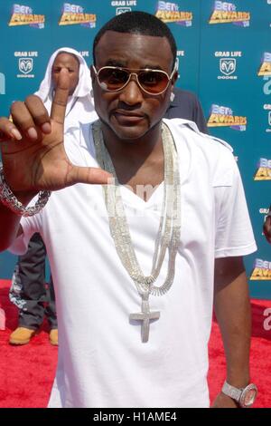 File. 23rd Sep, 2016. Rapper SHAWTY LO, known for his song 'Dey Know' and an abandoned reality TV show about the mothers of his 11 children, died Wednesday after a car crash in Atlanta, his manager told a local radio station. He was 40 years old, official cause of death is pending. Pictured: June 3, 2007 - Shawty Lo pictured arriving on the red carpet for the 2008 BET Awards in Hollywood California at the Shrine Auditourium on 6-26-08 © Sophia Jones.K58922SJO. © Globe Photos/ZUMAPRESS.com/Alamy Live News Stock Photo