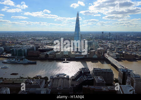 The Sky Garden, 20 Fenchurch Street, London, UK. 23rd September 2016. It was a warm and sunny day in London making ideal viewing conditions for visitors to The Sky Garden in the Walkie-Talkie building. Credit:  Julia Gavin UK/Alamy Live News Stock Photo