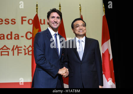 Montreal, Canada. 23rd Sep, 2016. Chinese Premier Li Keqiang (R)and his Canadian counterpart Justin Trudeau attend the 6th Canada China Business Forum in Montreal, Canada, Sept. 23, 2016. © Li Xueren/Xinhua/Alamy Live News Stock Photo