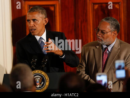 Washington, Us. 23rd Sep, 2016. US President Barack Obama delivers remarks, while Lonnie Bunch, the director of the Smithsonian National Museum of African American History and Culture listens, at the reception in honor of the opening of the museum in the Grand Foyer of the White House September 22, 2016, Washington, DC. Credit: Aude Guerrucci/Pool via CNP - NO WIRE SERVICE - Credit:  dpa/Alamy Live News Stock Photo