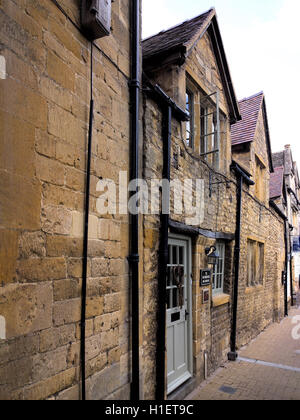 house,  english, estate, houses, generic, residential, england, scene, uk, urban, sign, sky, townhouse, terraced, real, Stock Photo