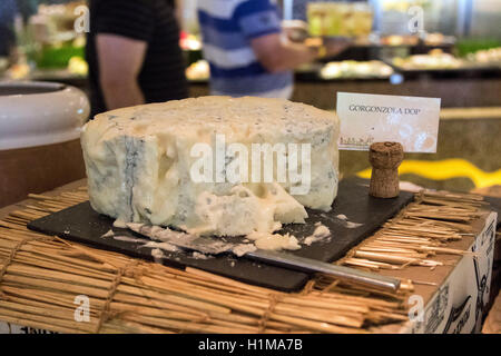 Bubblicious champagne buffet lunch hotel dubai luxury Stock Photo