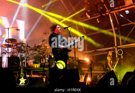 Bestival, Newport, Isle of Wight, 10th September 2016, UK, Robert Smith performing with The Cure on stage at  Bestival Stock Photo