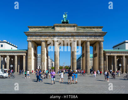 The Brandenburg Gate (Brandenburger Tor) looking towards the Unter den Linden, Mitte, Berlin, Germany Stock Photo
