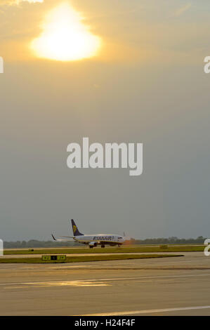 RYAN AIR PLANE ON THE RUNWAY AT STANSTED AIRPORT Stock Photo