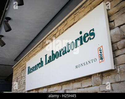 St. Louis, Us. 23rd Sep, 2016. A Research Laboratories sign outside building Q at the headquarters of the Monsanto Company, in St. Louis, Missouri on September 23, 2016. Photo: Daniel Dreifuss/dpa/Alamy Live News Stock Photo